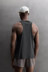 LIGHTWEIGHT RUNNING TANK TOP