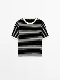 Short sleeve T-shirt with contrast stripes