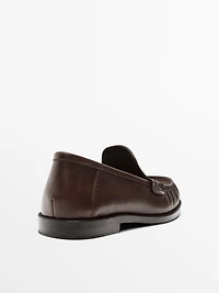 Mocassins en cuir froncé