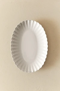 SCALLOPED PORCELAIN SERVING DISH