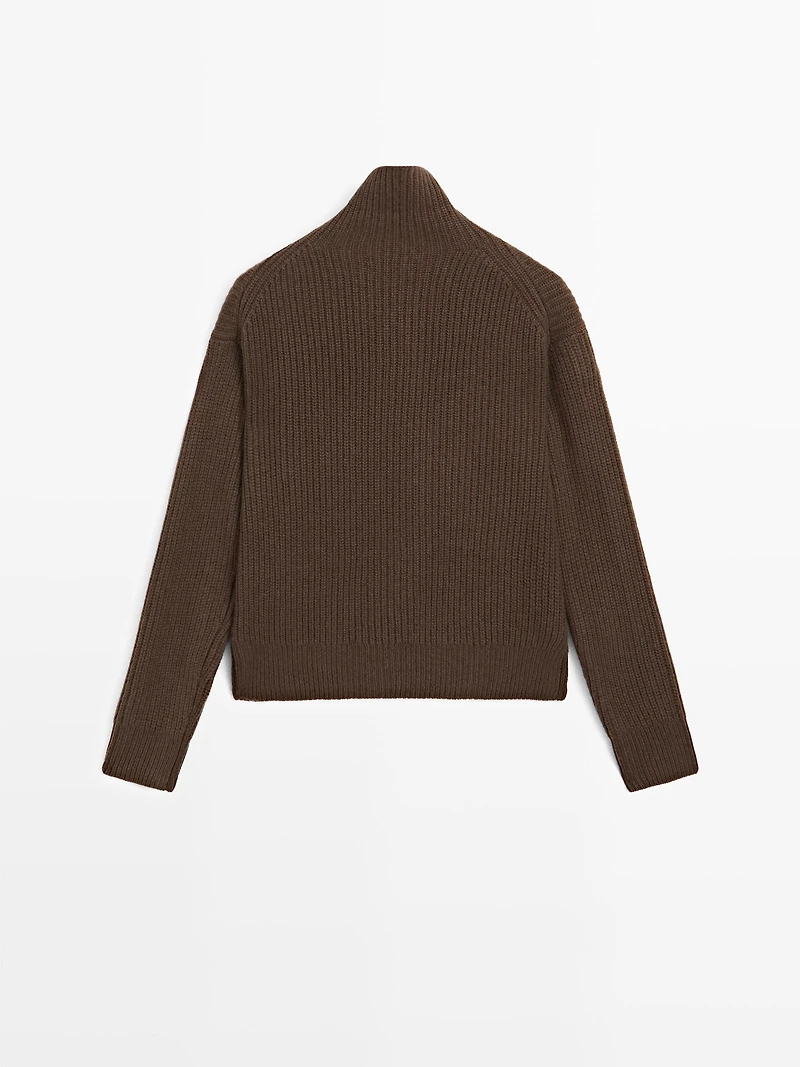 Pull en maille 100 % laine à col montant