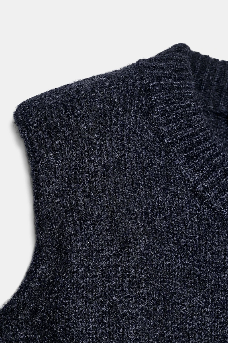 WOOL AND ALPACA SHOULDER PAD VEST