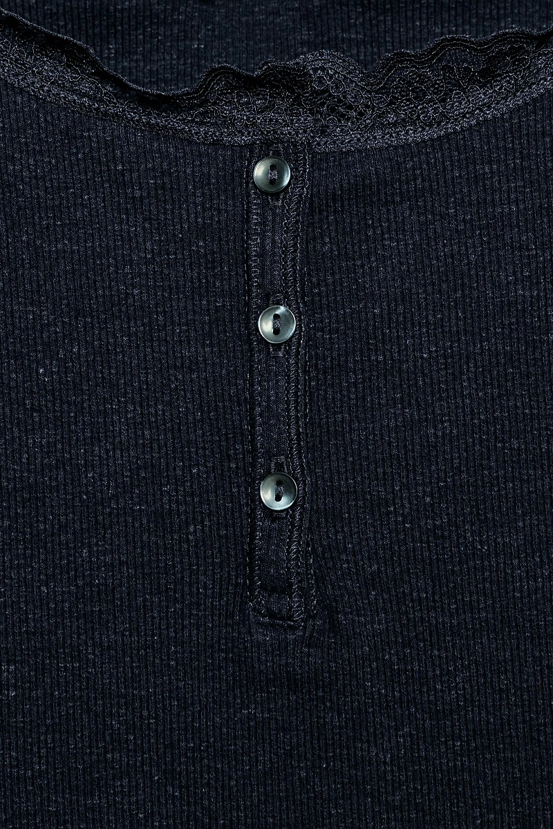 LACE HENLEY TOP