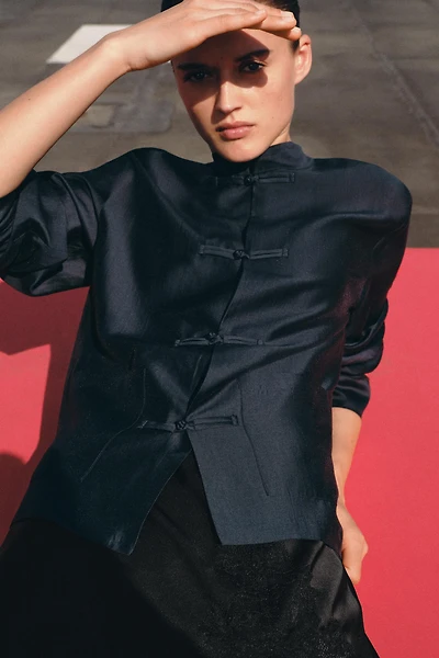 SATIN EFFECT FROG CLASP SHIRT ZW COLLECTION