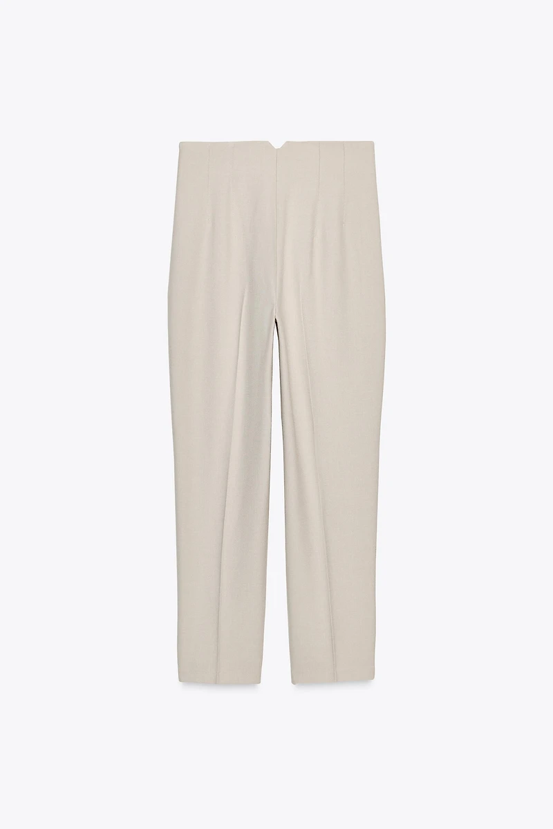 PANTS WITH A HIGH WAIST