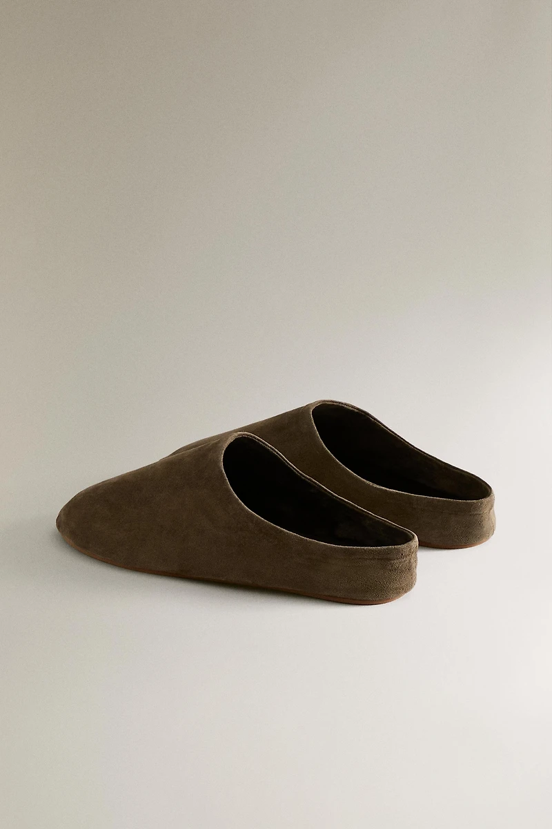 LEATHER MULE SLIPPERS
