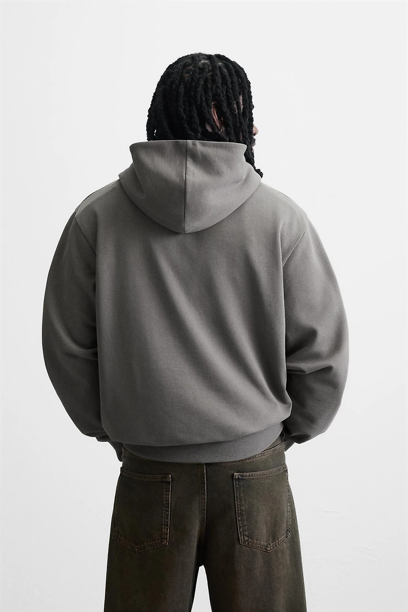 BASIC HOODIE SWEATSHIRT