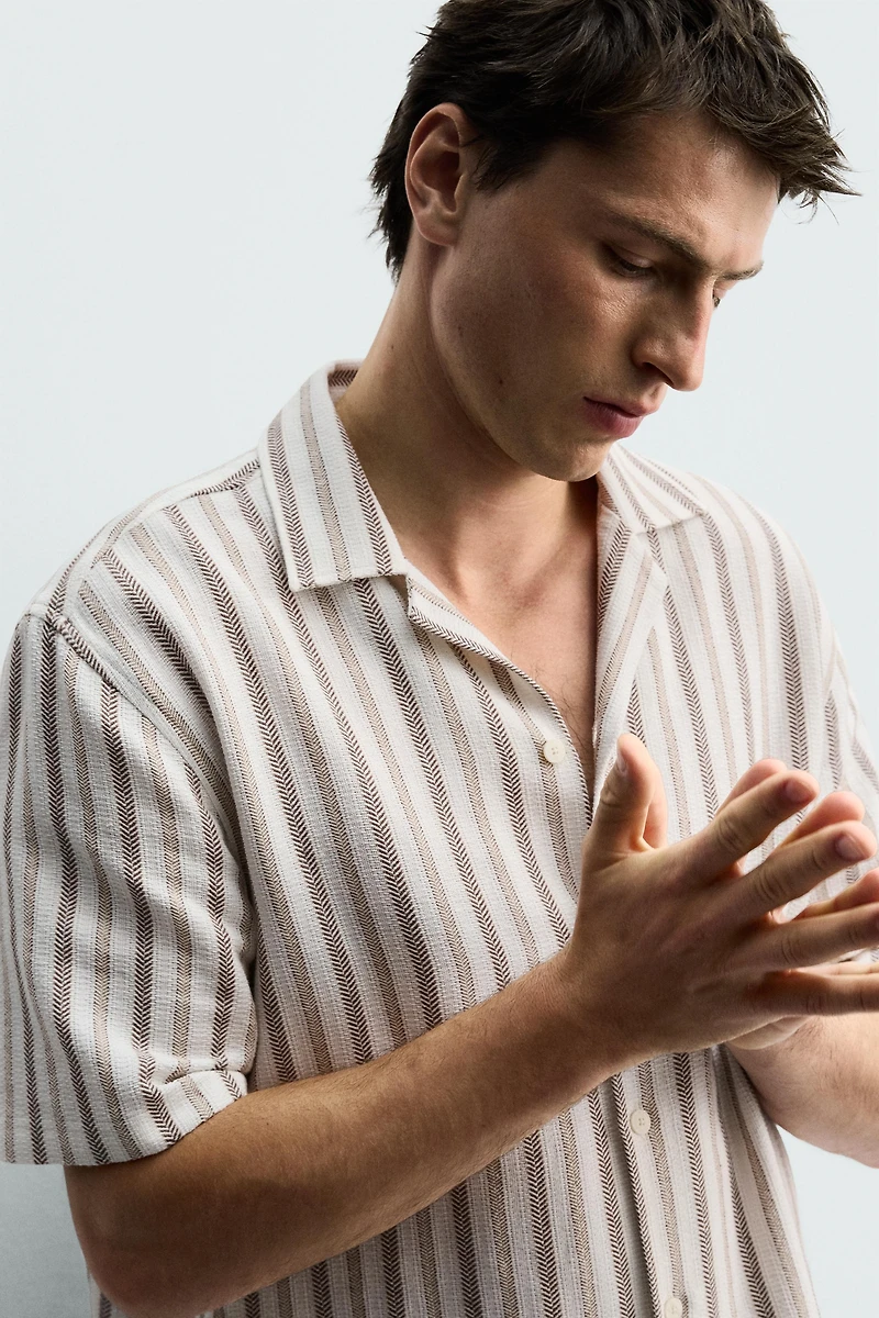 REGULAR FIT STRIPED JACQUARD SHIRT
