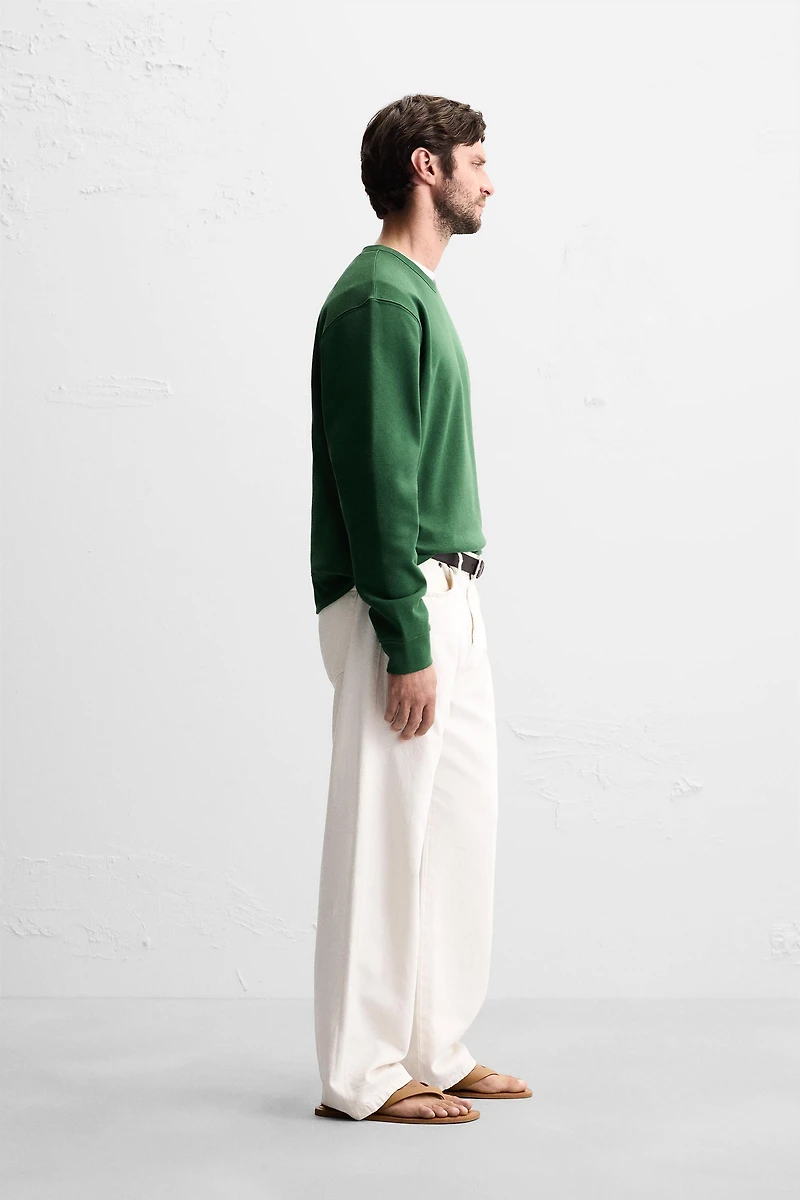 BASIC CREWNECK SWEATSHIRT