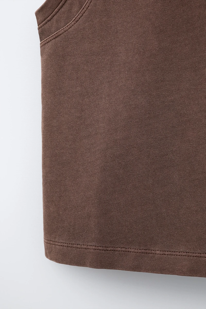 PLAIN SLEEVELESS TOP