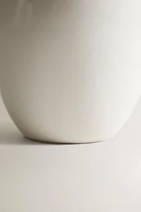 CREAM CERAMIC DECORATIVE VASE
