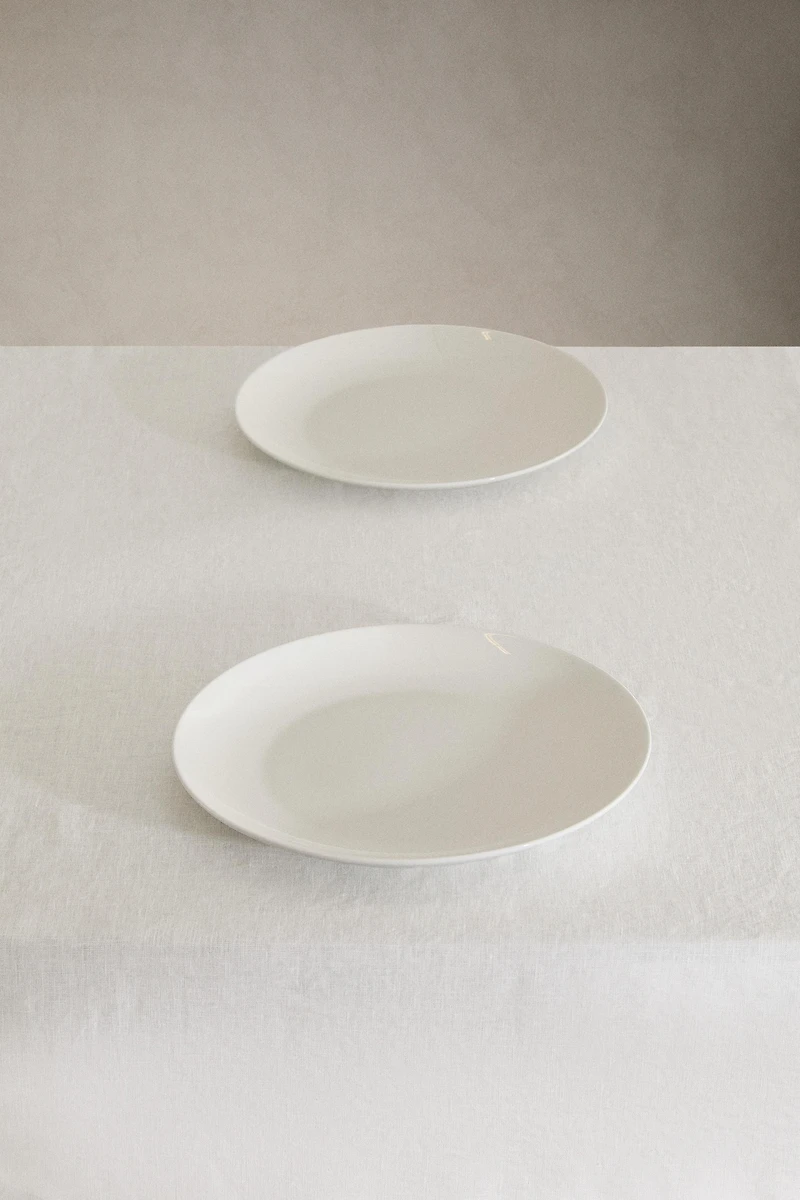 EMBROIDERED LINEN TABLECLOTH