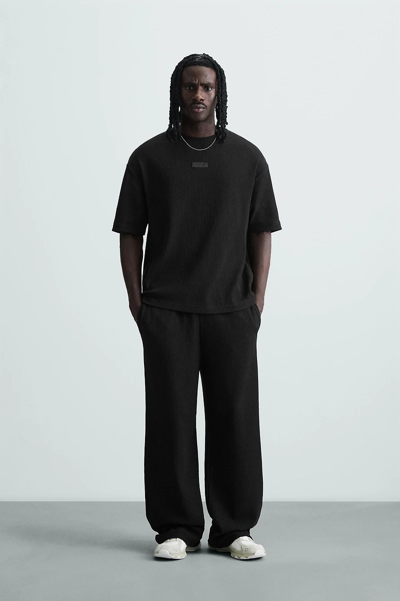 VERTICAL TEXTURED T-SHIRT