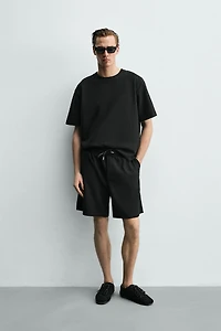 TEXTURED JOGGER SHORTS