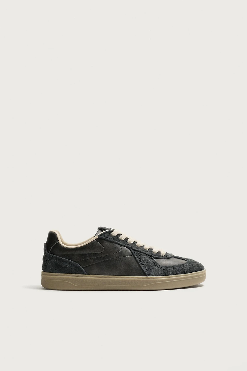 RETRO STYLE SNEAKERS