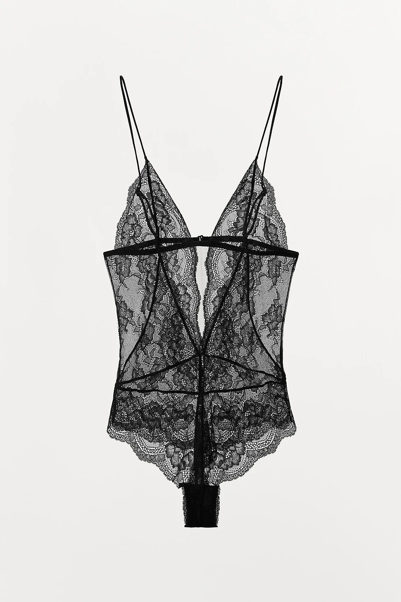 LACE BACK BODYSUIT