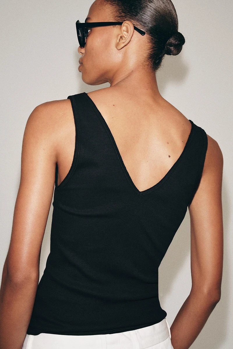 RIB V-NECK TOP