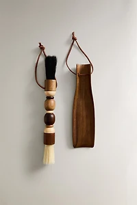 ACACIA WOOD DUSTPAN AND BRUSH SET (SET OF 2)