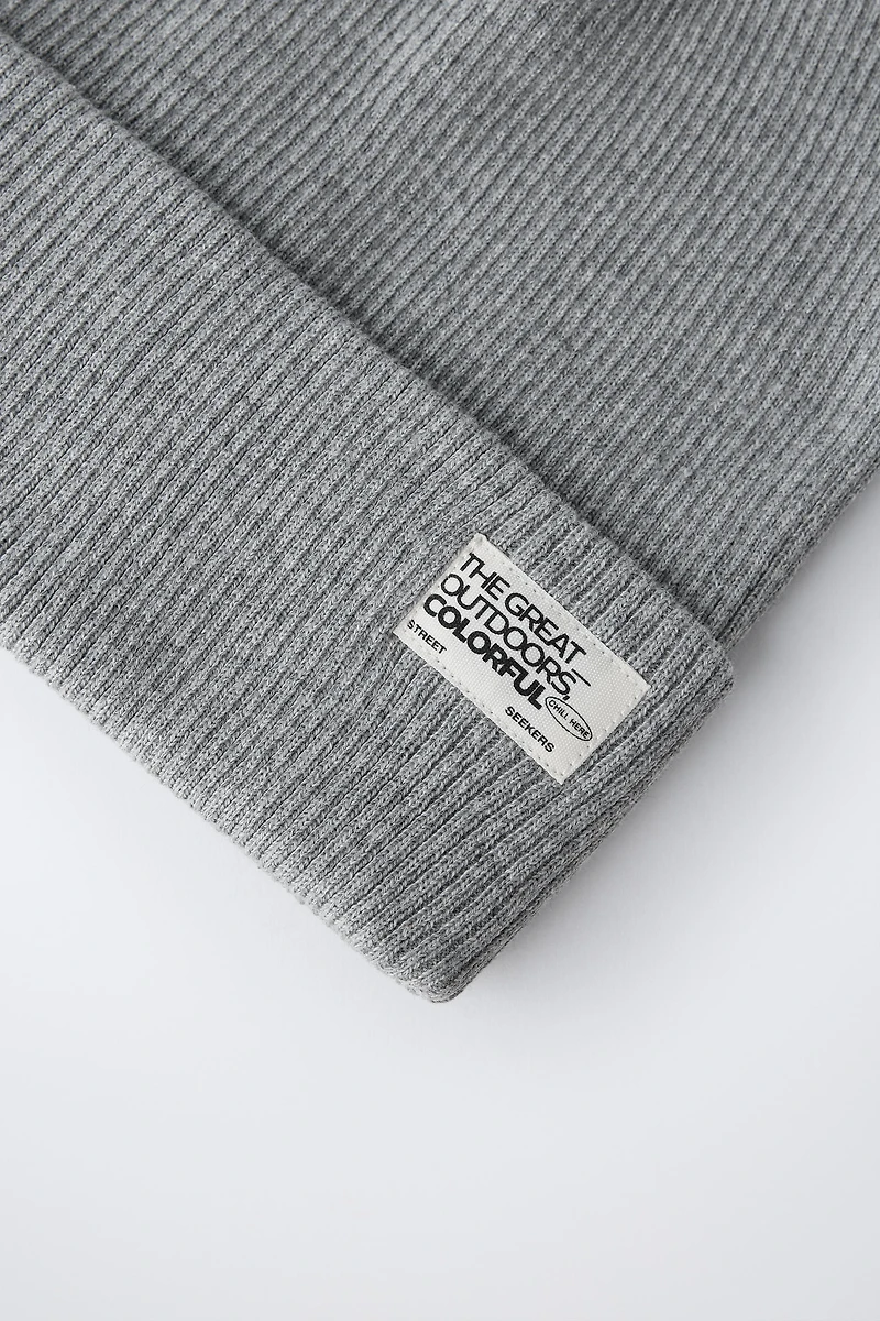 RIBBED KNIT HAT WITH LABEL