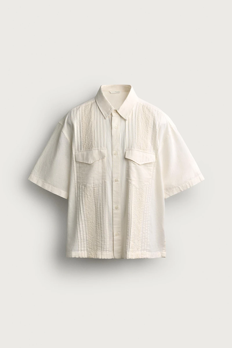 RELAXED FIT EMBROIDERED PLEAT SHIRT