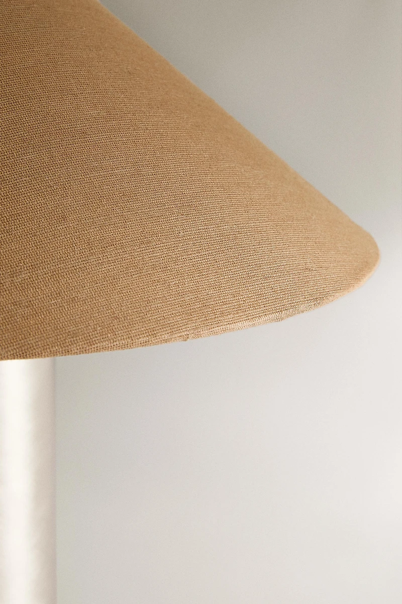 METAL BASE TABLE LAMP