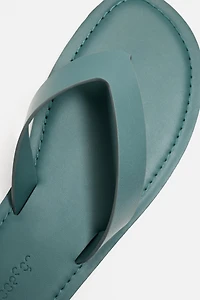 STRAPPY LEATHER SANDALS