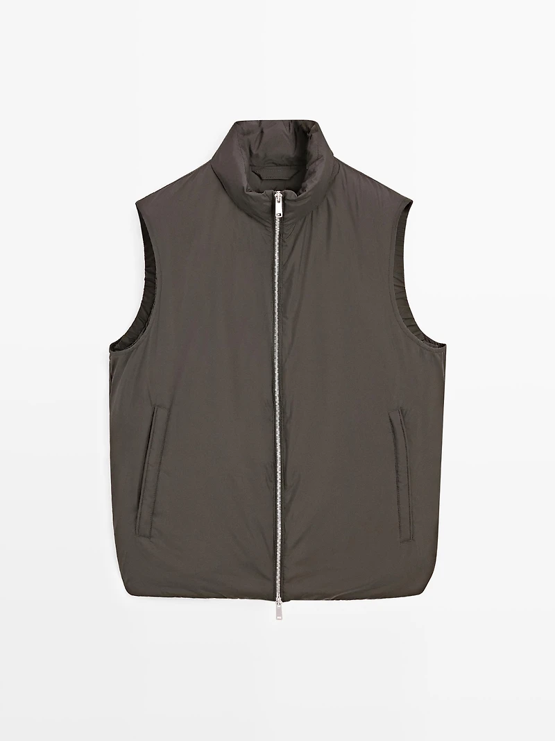 Water-repellent ultra lightweight down blend gilet