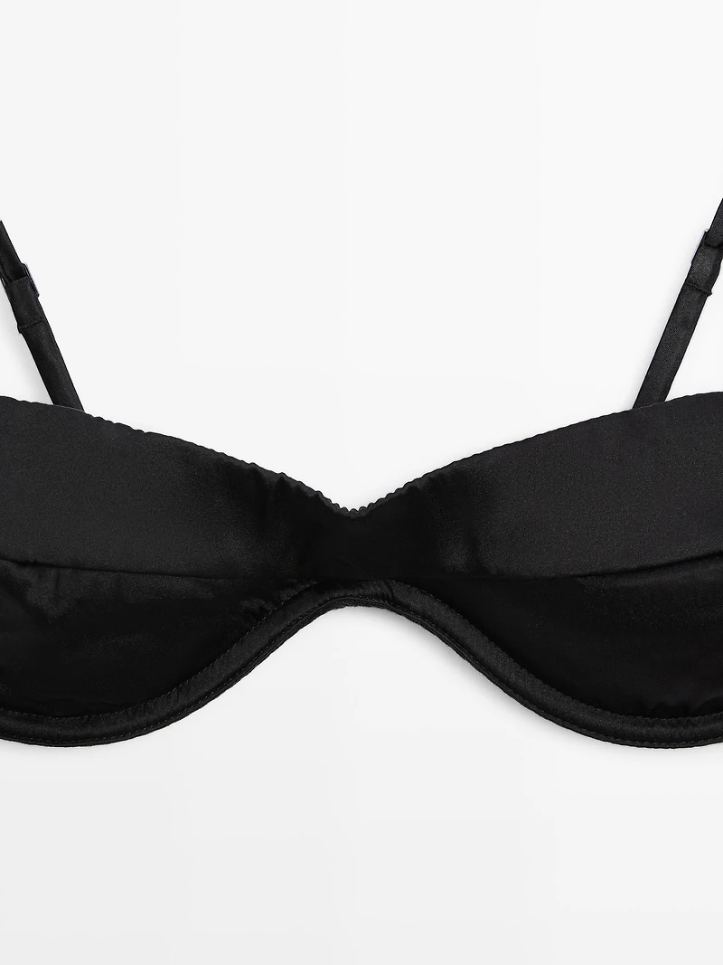 Bandeau top with underwire and seam detail