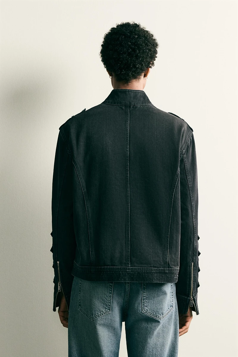 CROPPED FIT TAB DETAIL JACKET