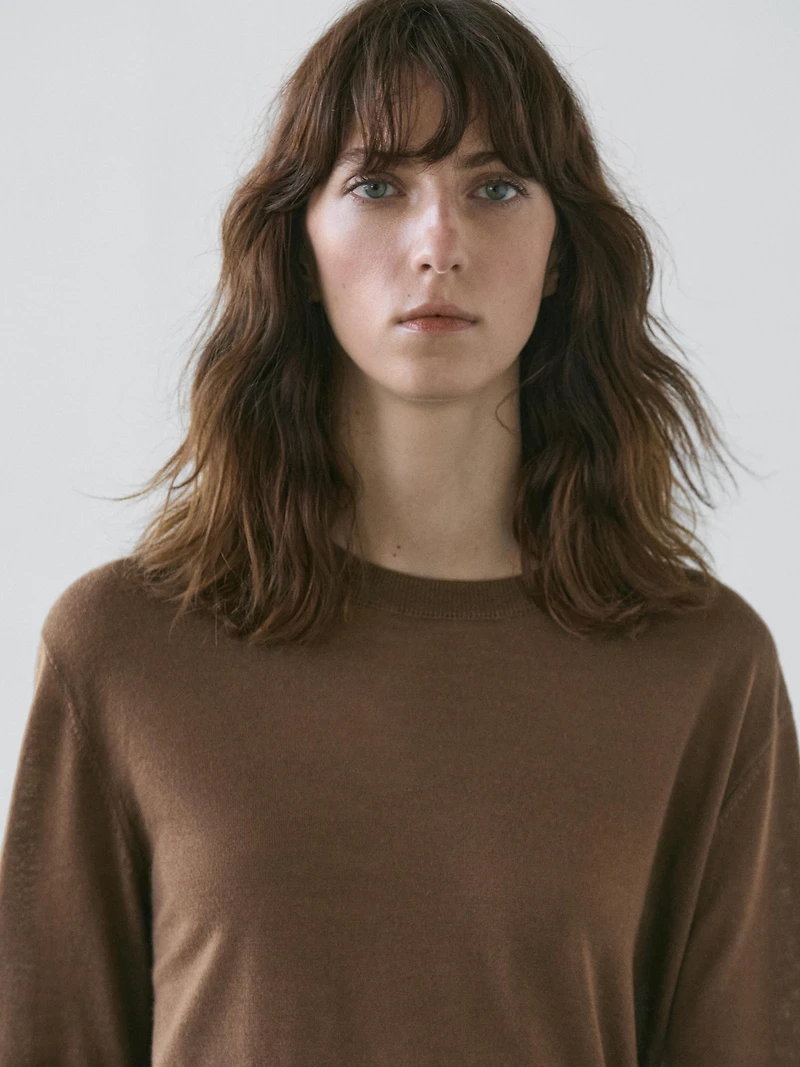 100% wool fine knit crew neck sweater