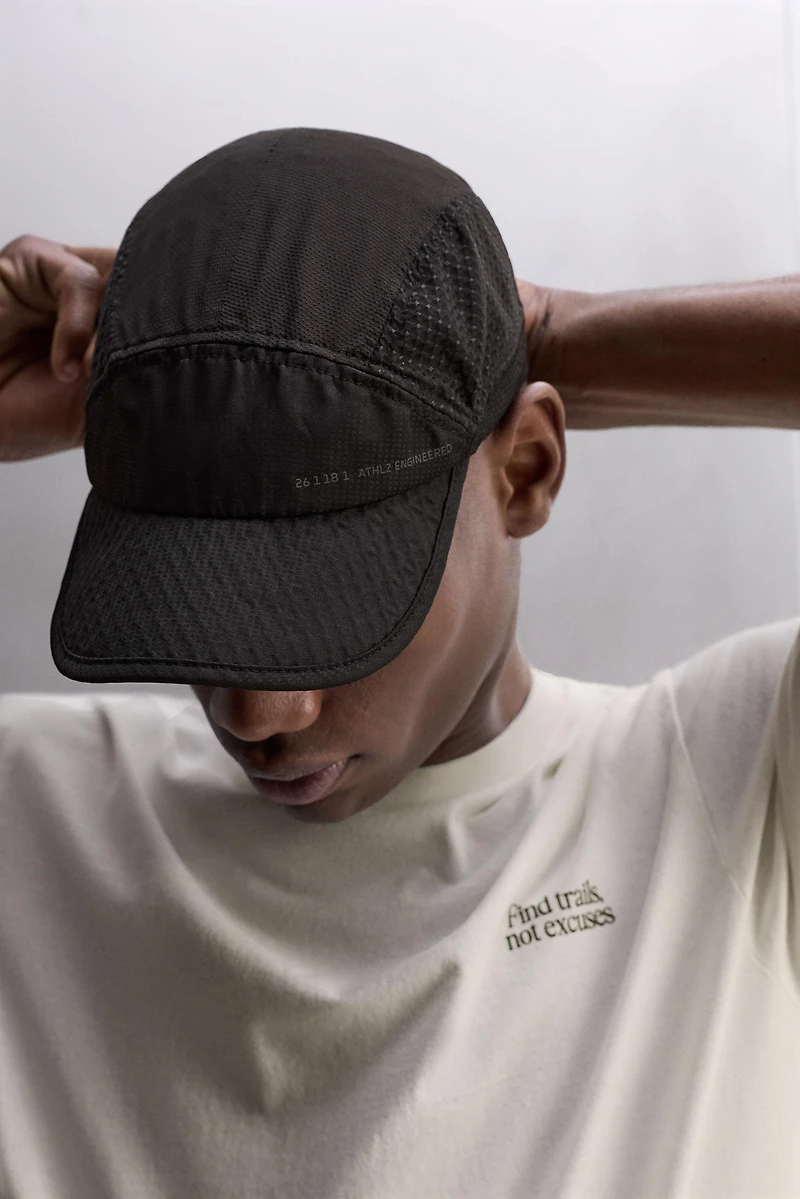 GRAPHIC PRINT T-SHIRT