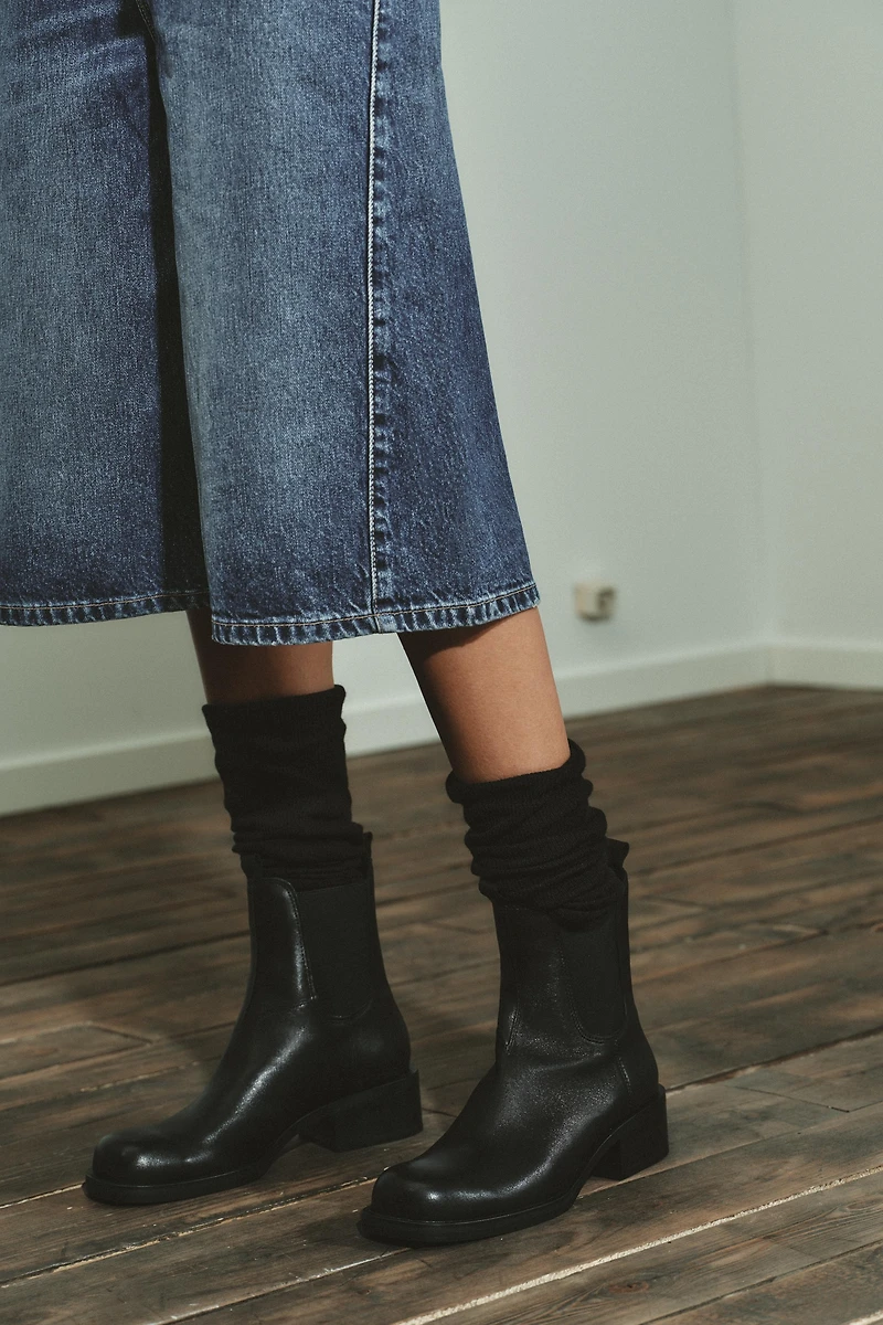 WATER REPELLENT LEATHER CHELSEA ANKLE BOOTS