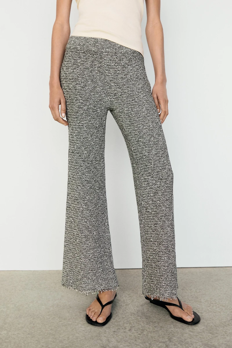 Flowing speckled pants for a total look