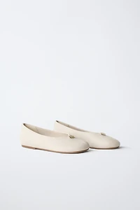 BALLET FLATS WITH METALLIC DETAIL