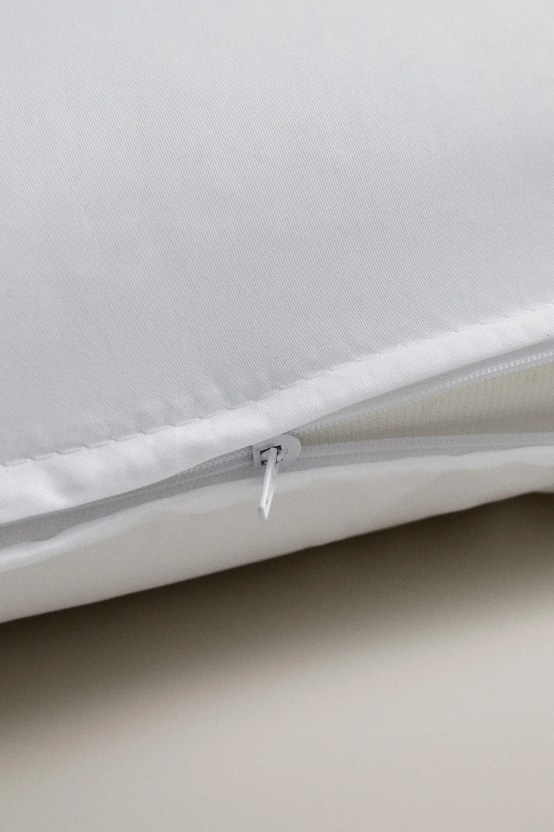 MEMORY FOAM BLOCK PILLOW
