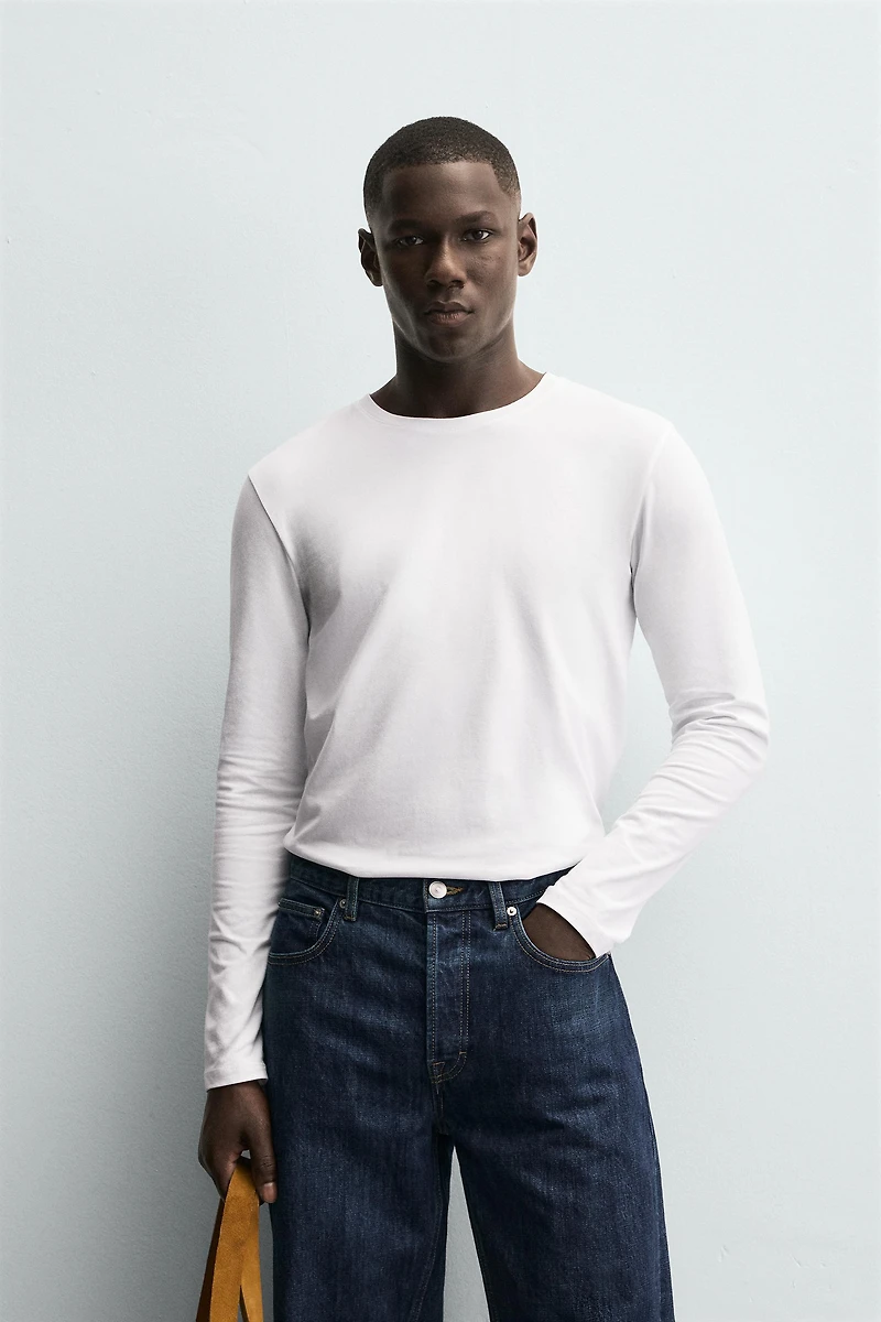T-SHIRT BASIQUE SLIM FIT