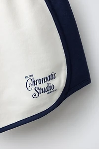 CONTRAST TEXT SHORTS