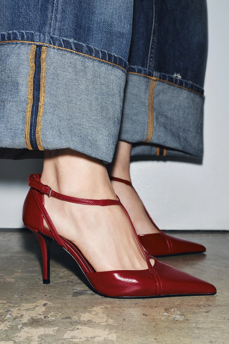 CHAUSSURES À TALONS ET BRIDES EN CUIR