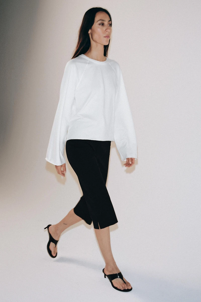 LONG SLEEVE RAGLAN T-SHIRT