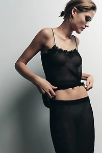 TOP EN CRÊPE GEORGETTE BRODÉ