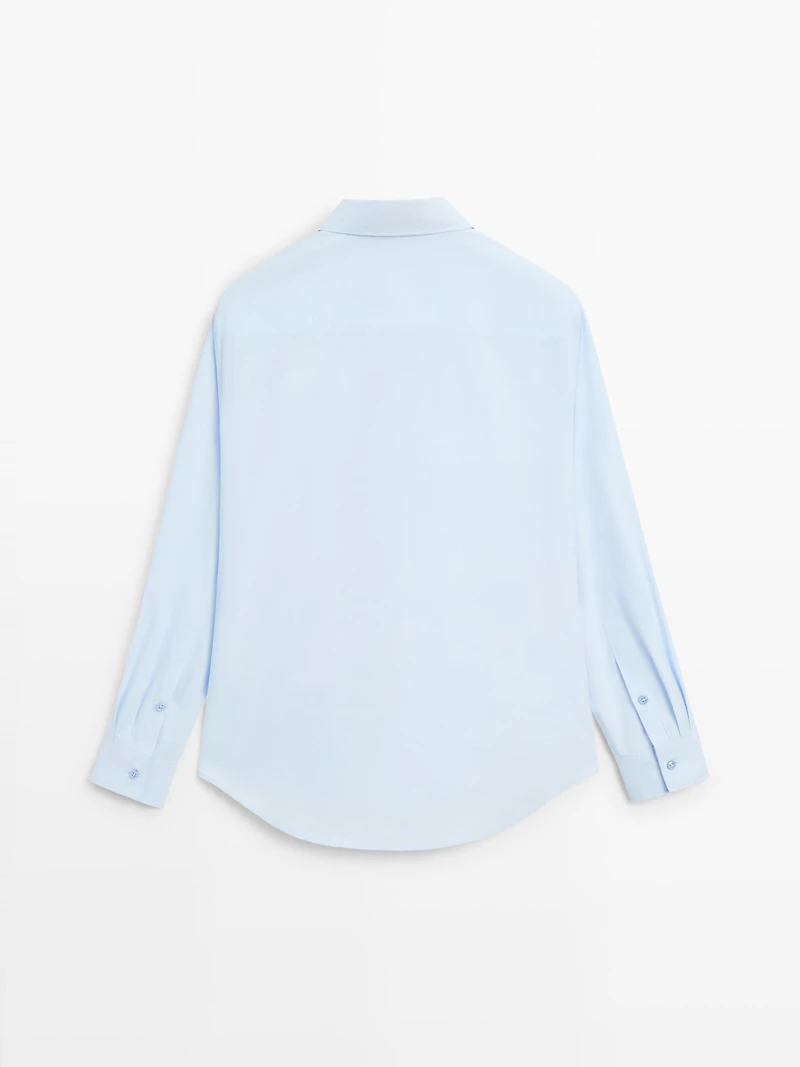 Poplin shirt with hidden buttons