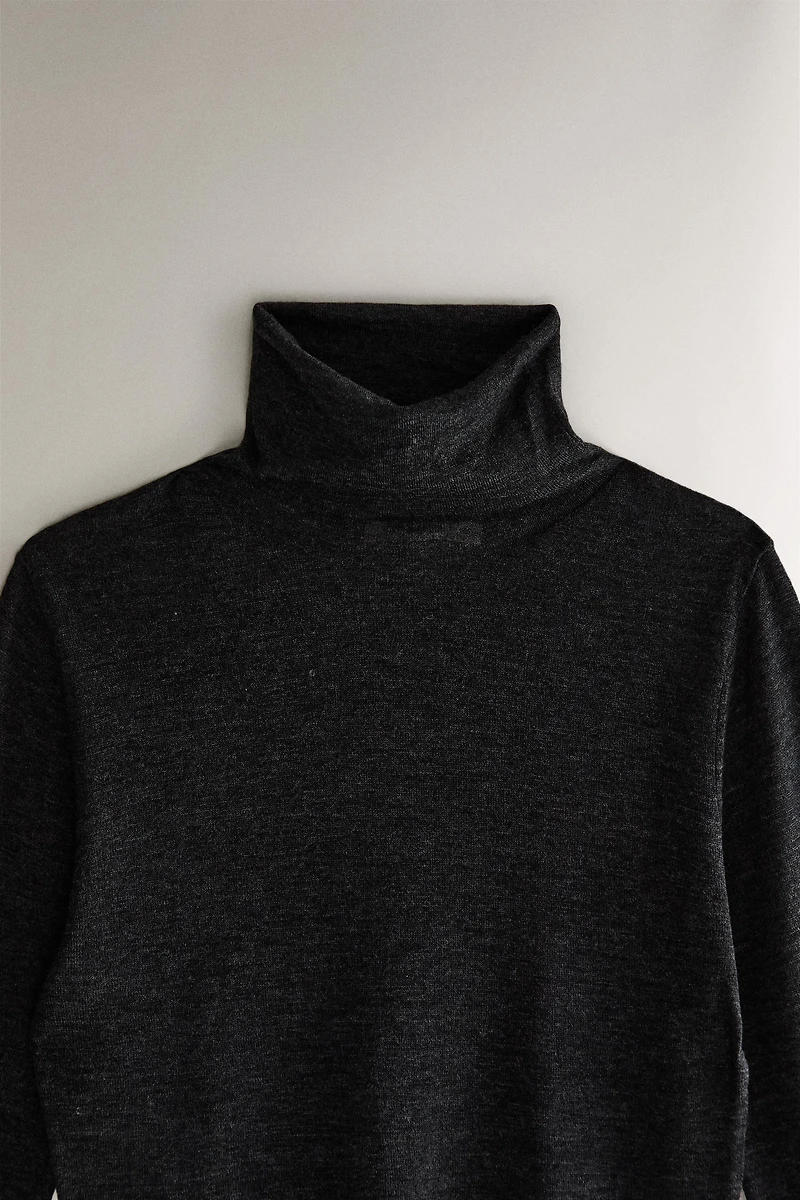 WOOL AND SILK TURTLE NECK SWEATER