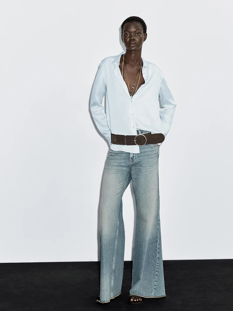 Flowing shirt with collar