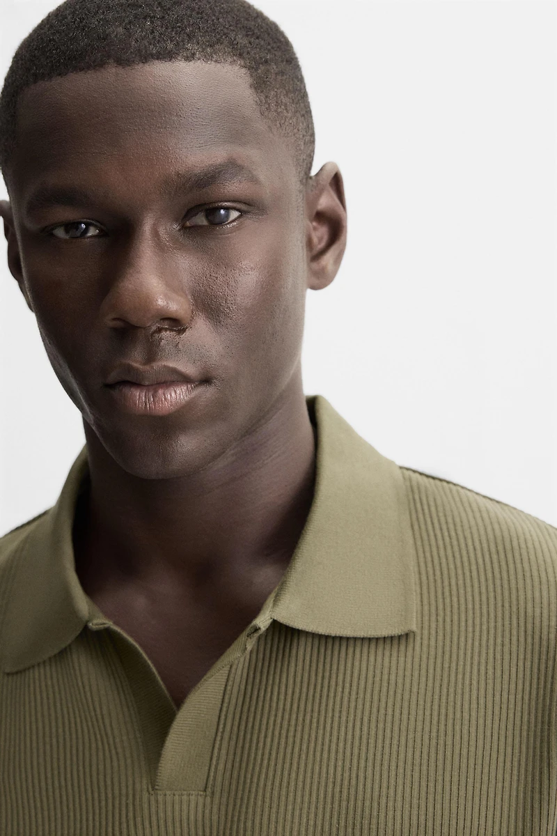 VERTICAL TEXTURED POLO