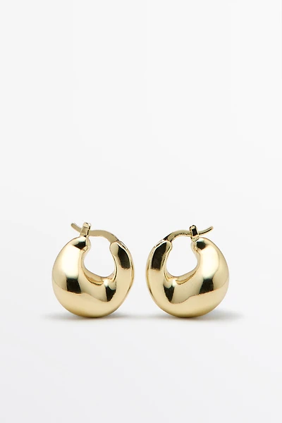 Voluminous hoop earrings