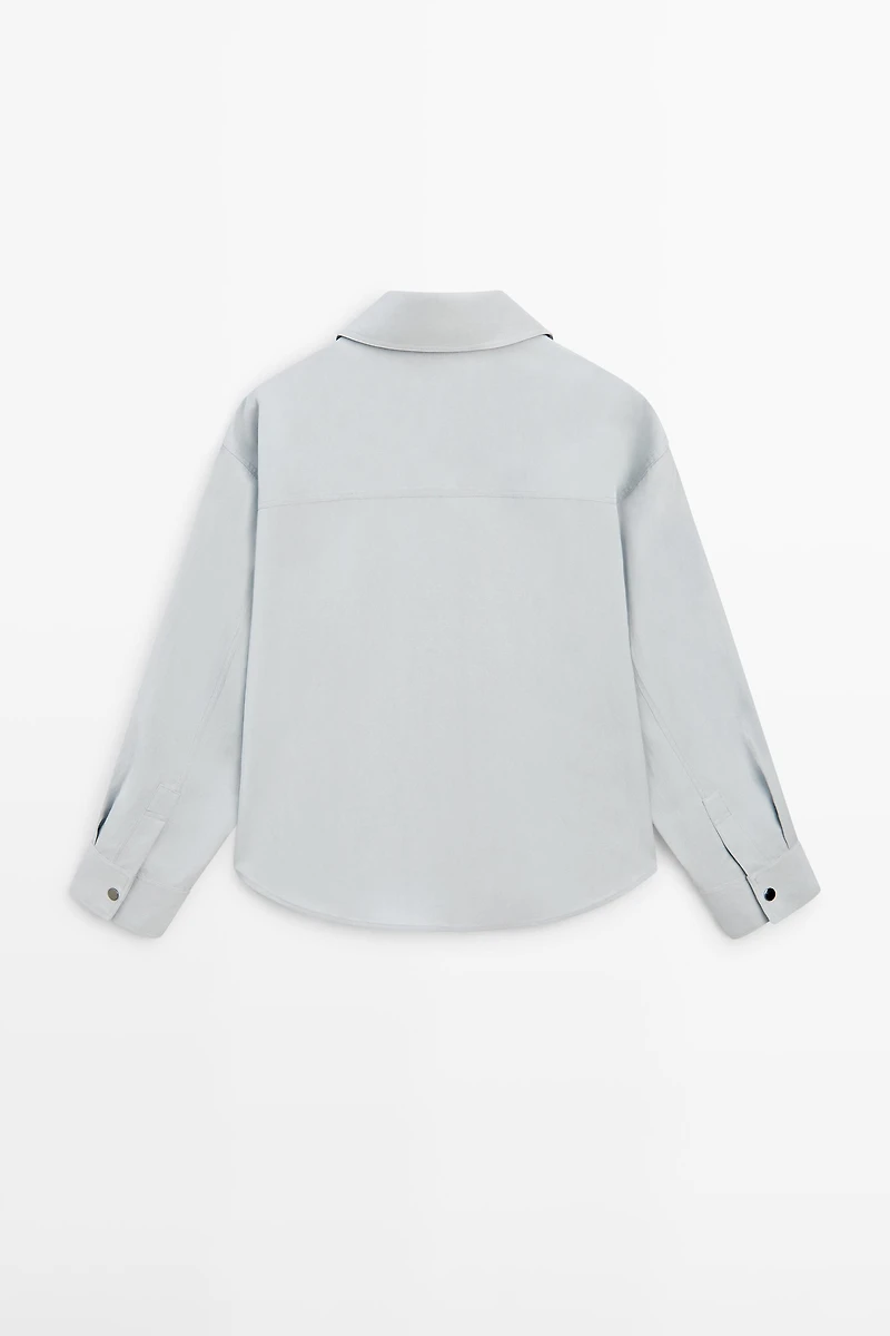 Flowing shirt with button details