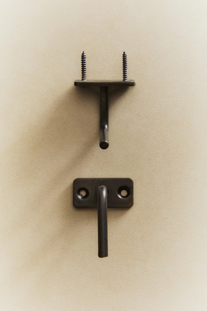 PACK OF SMALL DARK METAL HOOKS