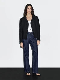 Cropped jacket with buttons