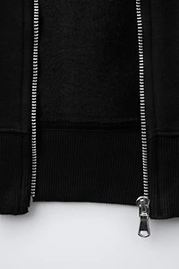 BASIC ZIP SWEATSHIRT