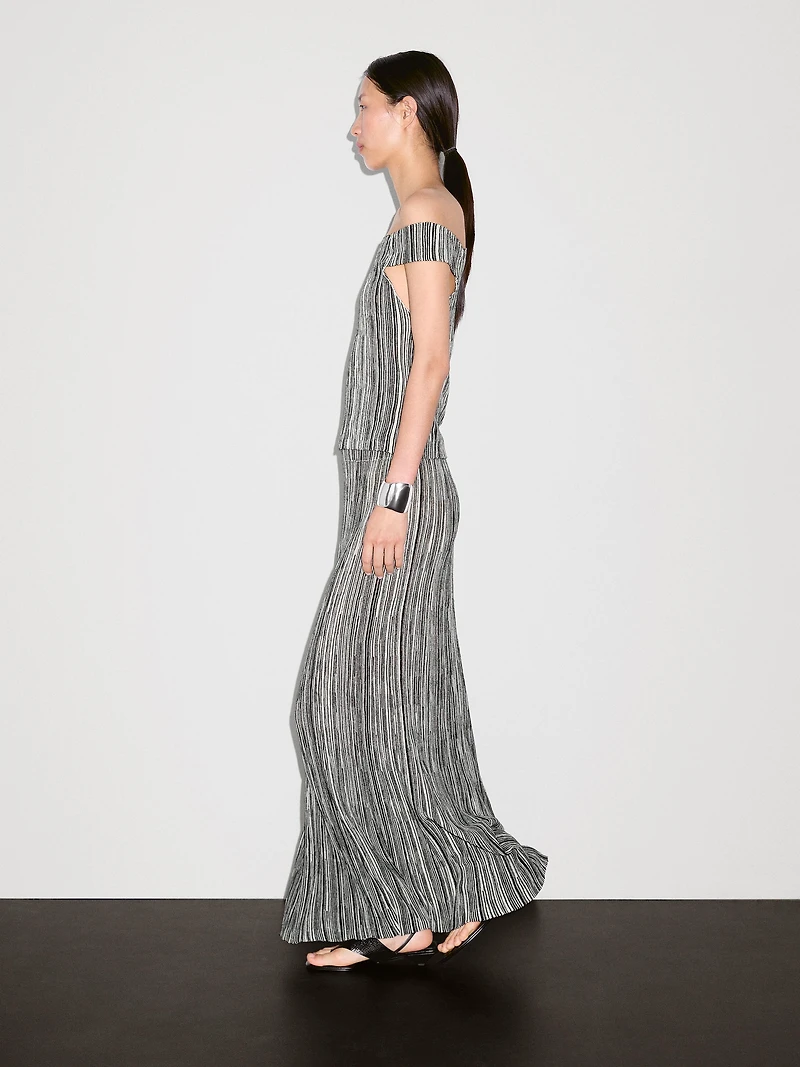 Long knit skirt with striped detail